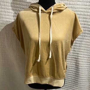 Ivin Ivin Yellow Velvet Sleeveless Drawstring Hoodie (flawed)